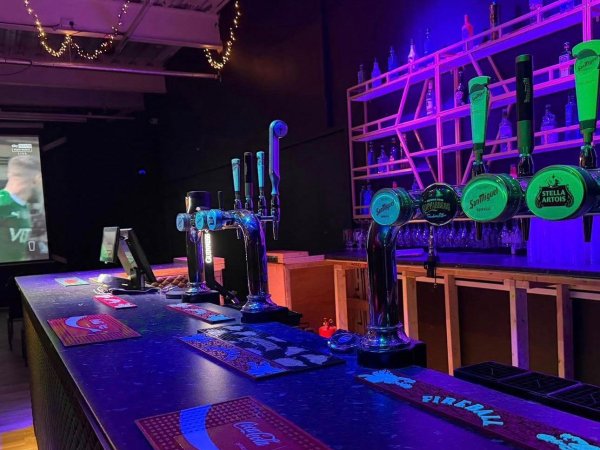 private bar no name bar and games